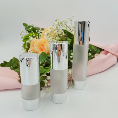 Fabrikpreis-glänzende silberne Farbe 15ml, 30ml, 50ml Skincare, das luftlose Luxusflasche 2022 verpackt