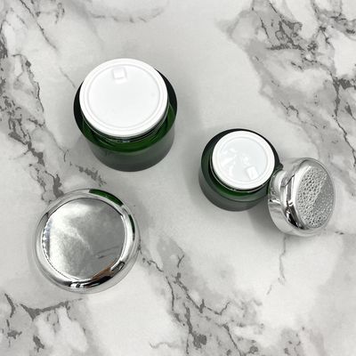Grünes Eco freundliches kosmetisches Verpacken50g 100g metallisierte Gläser für Hautpflegeprodukte