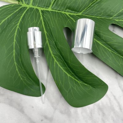 Nachfüllbare Dosierung des Parfüm-Pumpen-Sprüher-15/400 0.07ML 0.09ML mit silbernem Kragen
