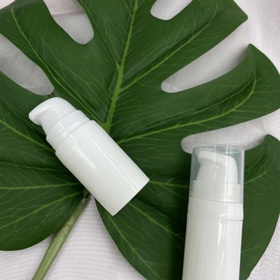 luftloser Pumpflasche-Verschluss 10ml 15ml auf weißem Plastiksiebdruck