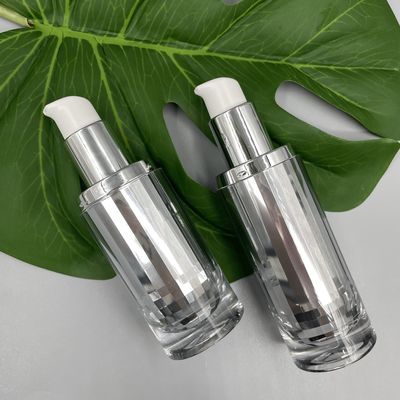 Leistungsfähige kosmetische Pumpflasche Skincare, das 30ml verpackt, metallisierte