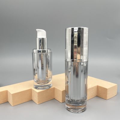 Leistungsfähige kosmetische Pumpflasche Skincare, das 30ml verpackt, metallisierte